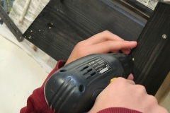 Wände mit Bodenplatte verschrauben